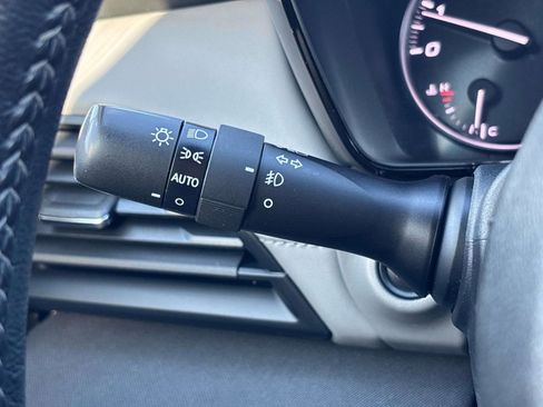 Used 2022 Subaru Outback Premium image 31