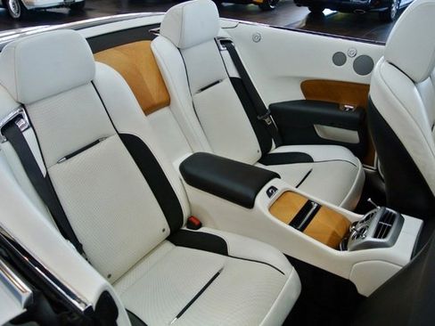 Used 2019 Rolls-Royce Dawn image 20