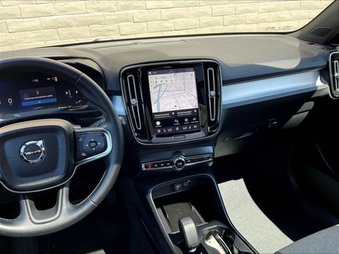 Used 2025 Volvo XC40 B5 Core AWD/4WD image 5