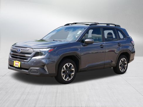 Used 2025 Subaru Forester Premium AWD/4WD image 3