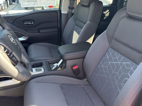 New 2026 Nissan Frontier SV w/ SV Convenience Package image 10