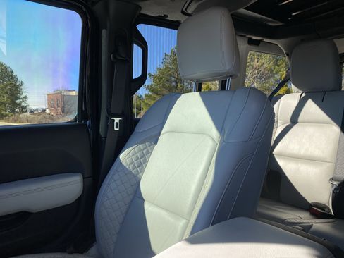 Used 2022 Jeep Wrangler Unlimited High Altitude image 64