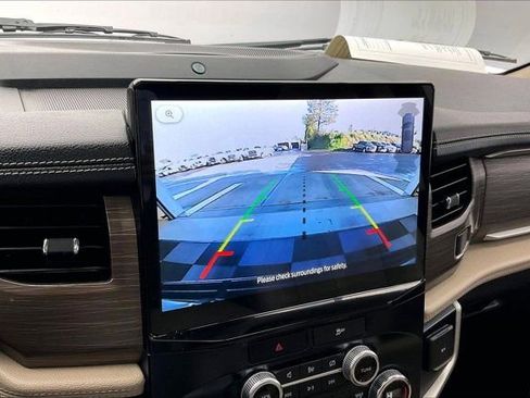 Used 2022 Ford Expedition Max Limited image 23