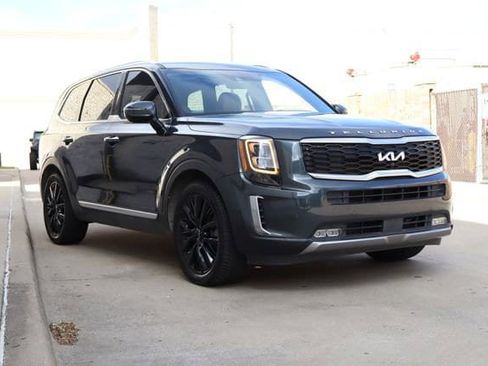 Used 2022 Kia Telluride SX w/ Towing Package FWD image 2