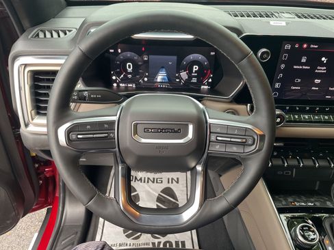 Used 2024 GMC Canyon Denali AWD/4WD image 17