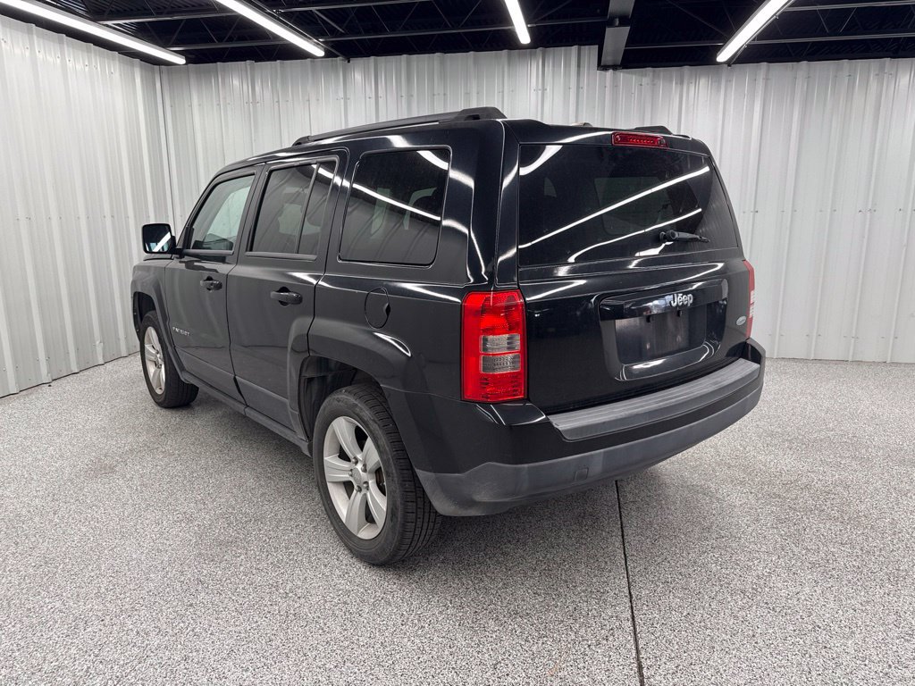 Used 2013 Jeep Patriot Latitude FWD image 3