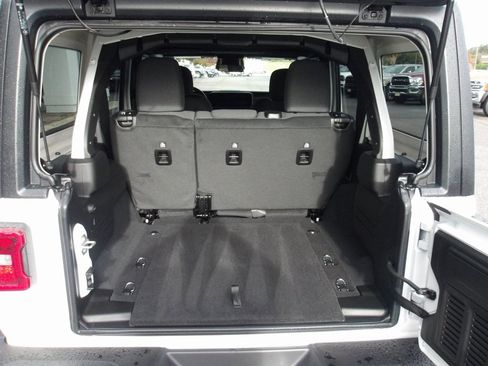 New 2026 Jeep Wrangler Unlimited Rubicon image 8