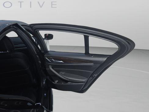 Used 2018 BMW 540i w/ M Sport Package RWD image 22
