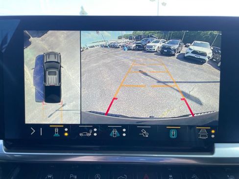 Certified 2023 Chevrolet Silverado 1500 High Country w/ Technology Package AWD/4WD image 23