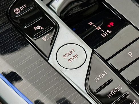 New 2026 BMW X5 xDrive50e w/ M Sport Package image 19