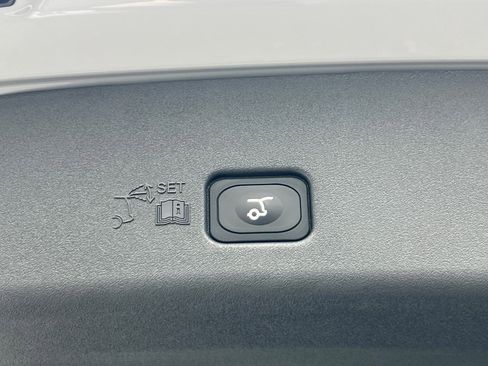 New 2026 Lincoln Nautilus Premier image 14