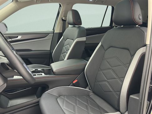 Used 2026 Volkswagen Atlas Peak Edition AWD/4WD image 15