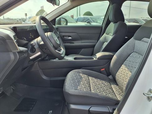 New 2025 Nissan Versa SV w/ Trunk Package image 11