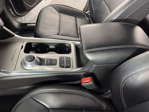 Used 2023 Ford Explorer Limited image 28