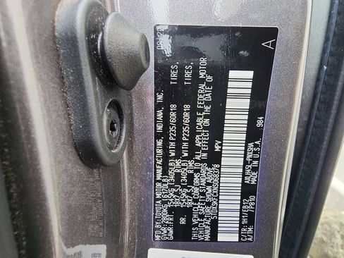 Used 2022 Toyota Sienna XSE image 28