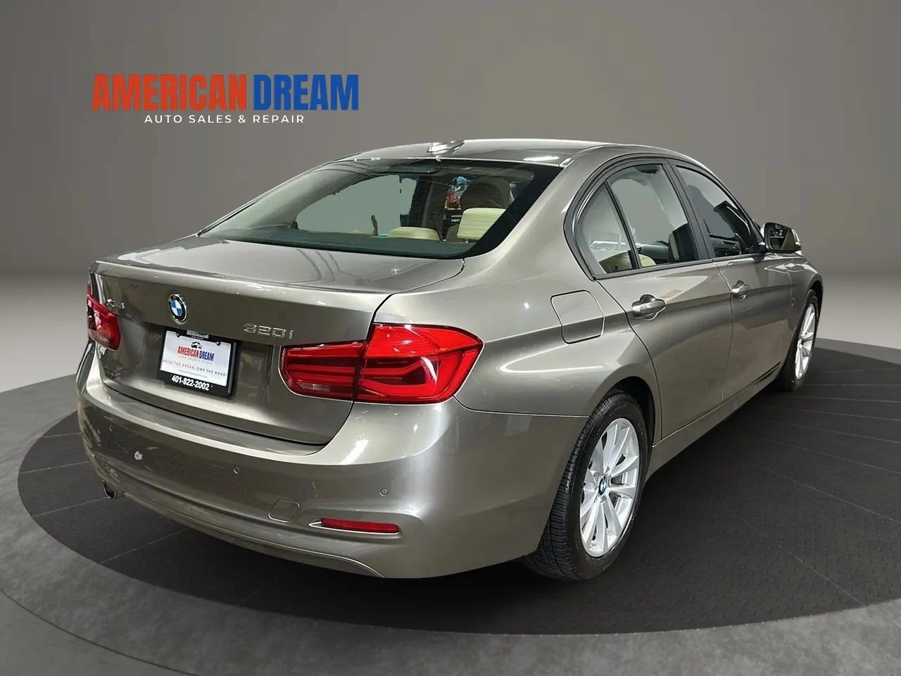 Used 2018 BMW 320i xDrive Sedan w/ Premium Package AWD/4WD image 5