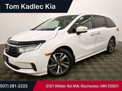 Used 2024 Honda Odyssey Touring image 1