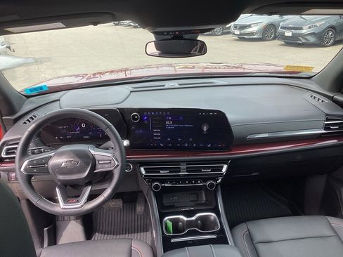 Used 2025 Chevrolet Traverse Z71 w/ Driver Confidence Package image 18