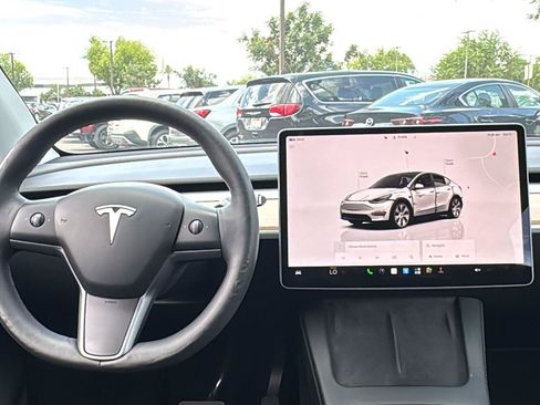 Used 2023 Tesla Model Y Long Range AWD/4WD image 7