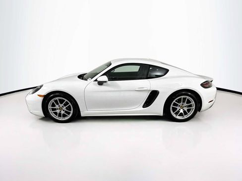 Certified 2024 Porsche 718 Cayman RWD image 2