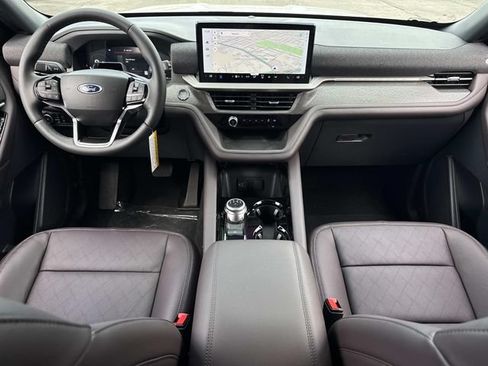 New 2026 Ford Explorer Platinum RWD image 19