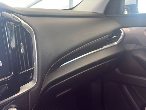 Used 2019 Chevrolet Traverse LT FWD image 13