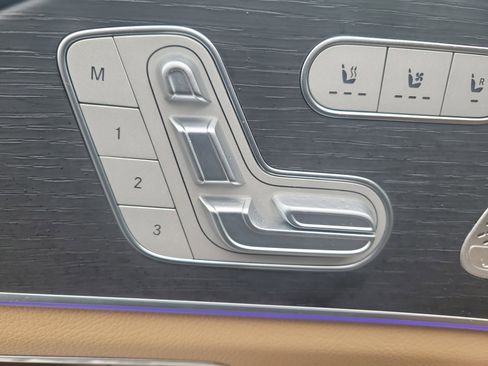 Used 2024 Mercedes-Benz GLS 450 4MATIC image 16