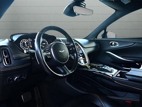 Used 2021 Aston Martin DBX image 23