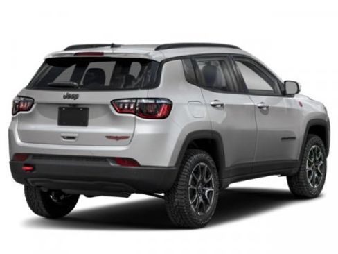 Used 2025 Jeep Compass Trailhawk w/ Trailhawk Elite Group AWD/4WD image 5