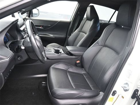 Used 2021 Toyota Venza Limited w/ Advanced Technology Package image 19