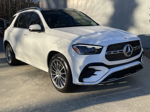 Certified 2025 Mercedes-Benz GLE 350 4MATIC w/ AMG Line Exterior image 4