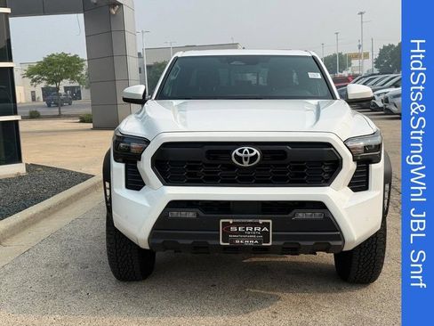 Used 2025 Toyota Tacoma TRD Off-Road w/ TRD Off Road Upgrade Package AWD/4WD image 8