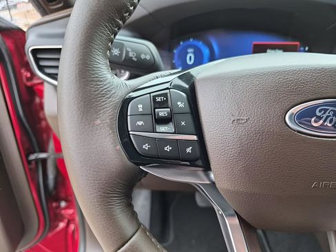 Used 2024 Ford Explorer King Ranch w/ Technology Package image 33