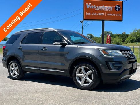 Used 2016 Ford Explorer XLT w/ Equipment Group 202A AWD/4WD image 1