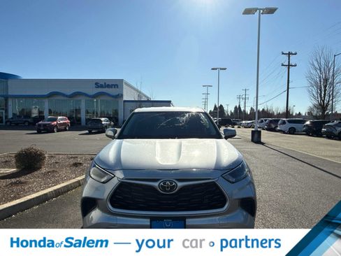 Used 2023 Toyota Highlander L image 6