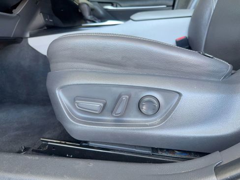 Used 2020 Toyota Camry LE FWD image 38