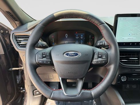Used 2025 Ford Escape ST-Line w/ Tech Pack #1 FWD image 30