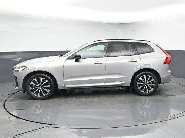 Used 2024 Volvo XC60 B5 Plus w/ Protection Package Premier AWD/4WD image 4