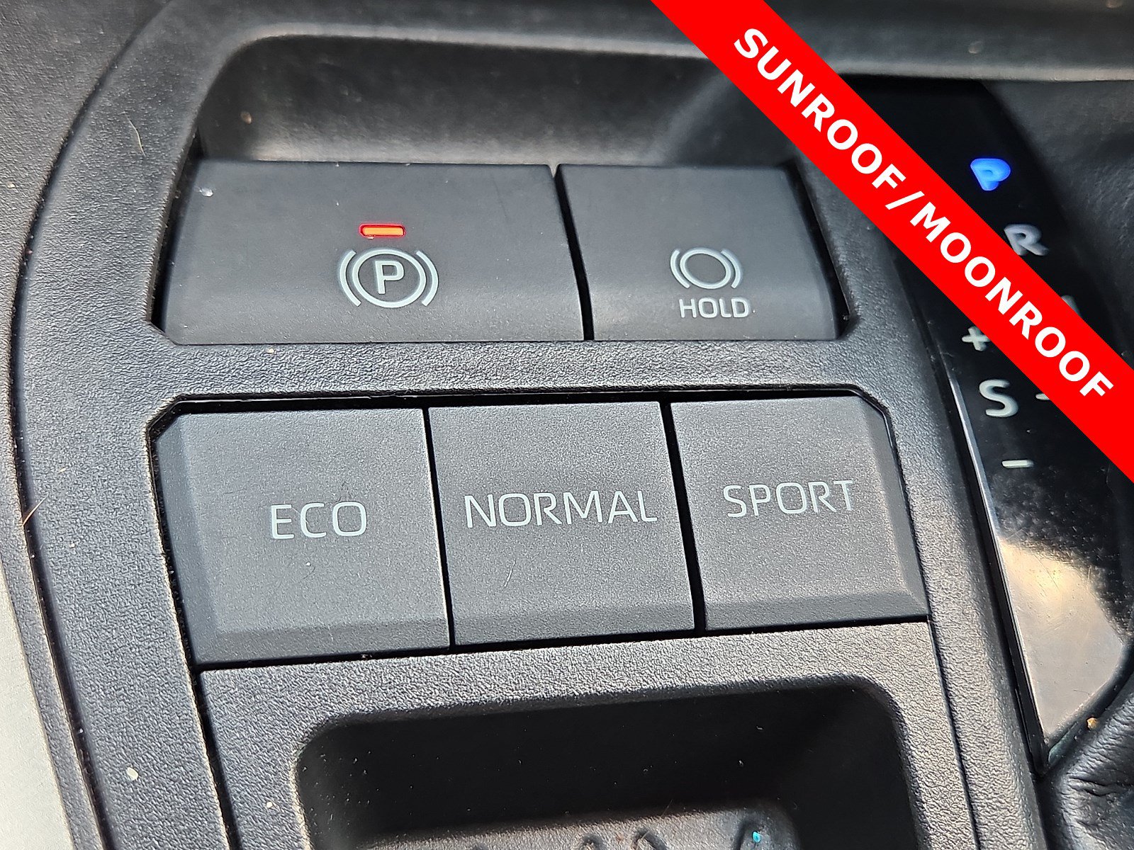 Used 2022 Toyota RAV4 XLE Premium FWD image 19