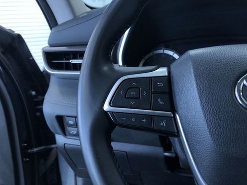 Certified 2024 Toyota Highlander XLE image 27