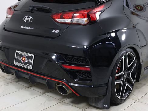 Used 2022 Hyundai Veloster N image 40