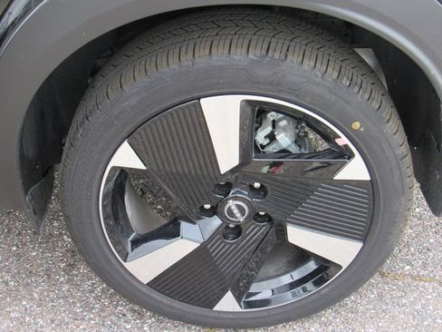 New 2026 Nissan Kicks SR w/ Cold Weather Package FWD image 11