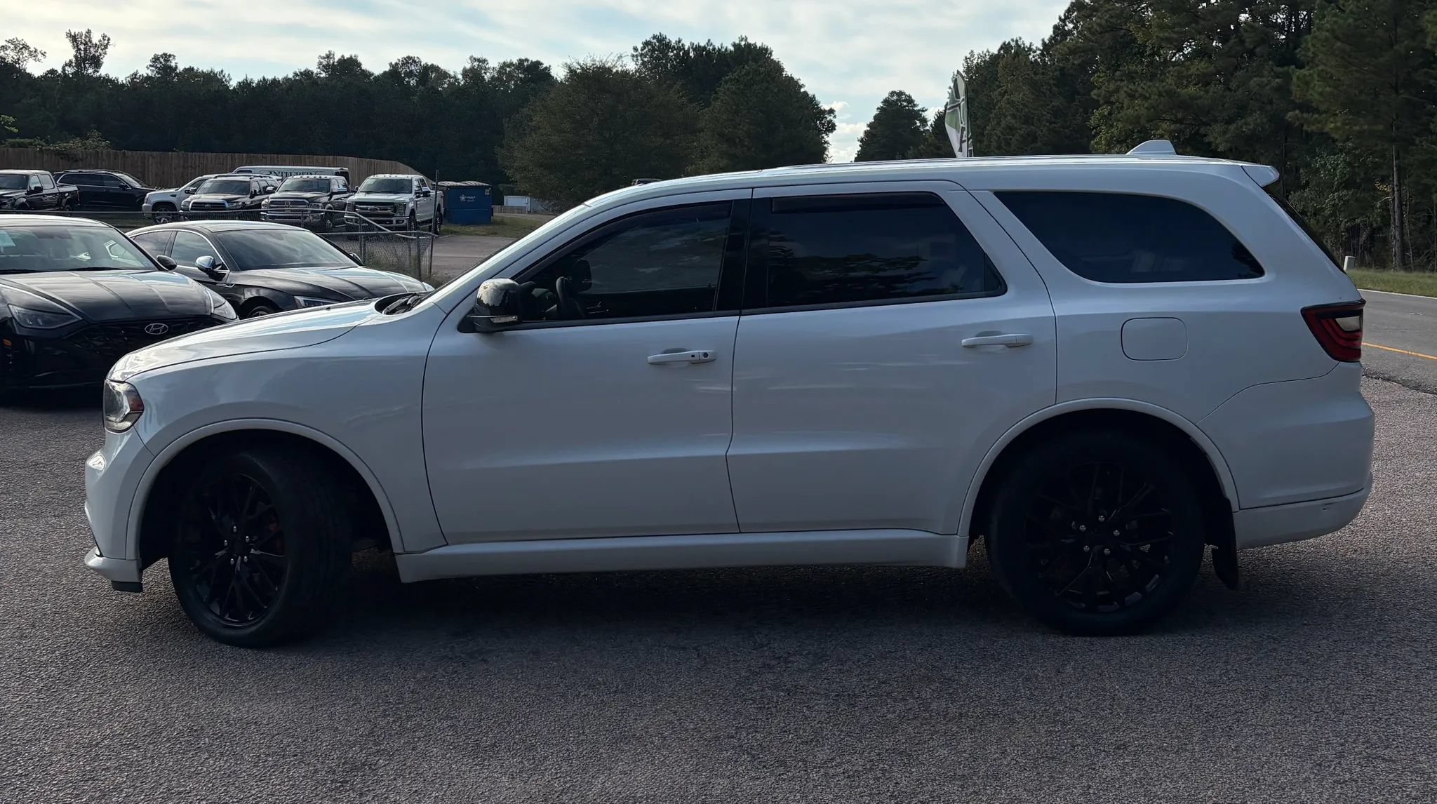 Used 2016 Dodge Durango R/T w/ Blacktop Package AWD/4WD image 3