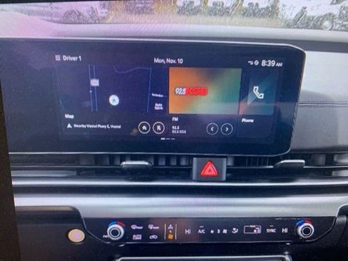 Used 2025 Kia Carnival SX Prestige image 31