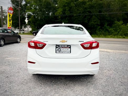 Used 2017 Chevrolet Cruze Premier FWD image 3