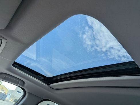 Used 2022 Honda CR-V Touring image 16