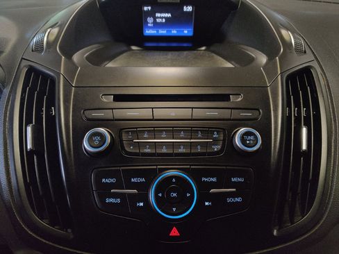 Used 2017 Ford Escape SE image 25