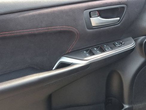 Used 2017 Toyota Camry XLE FWD image 22