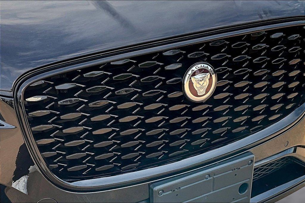 Used 2022 Jaguar F-PACE S AWD/4WD image 28