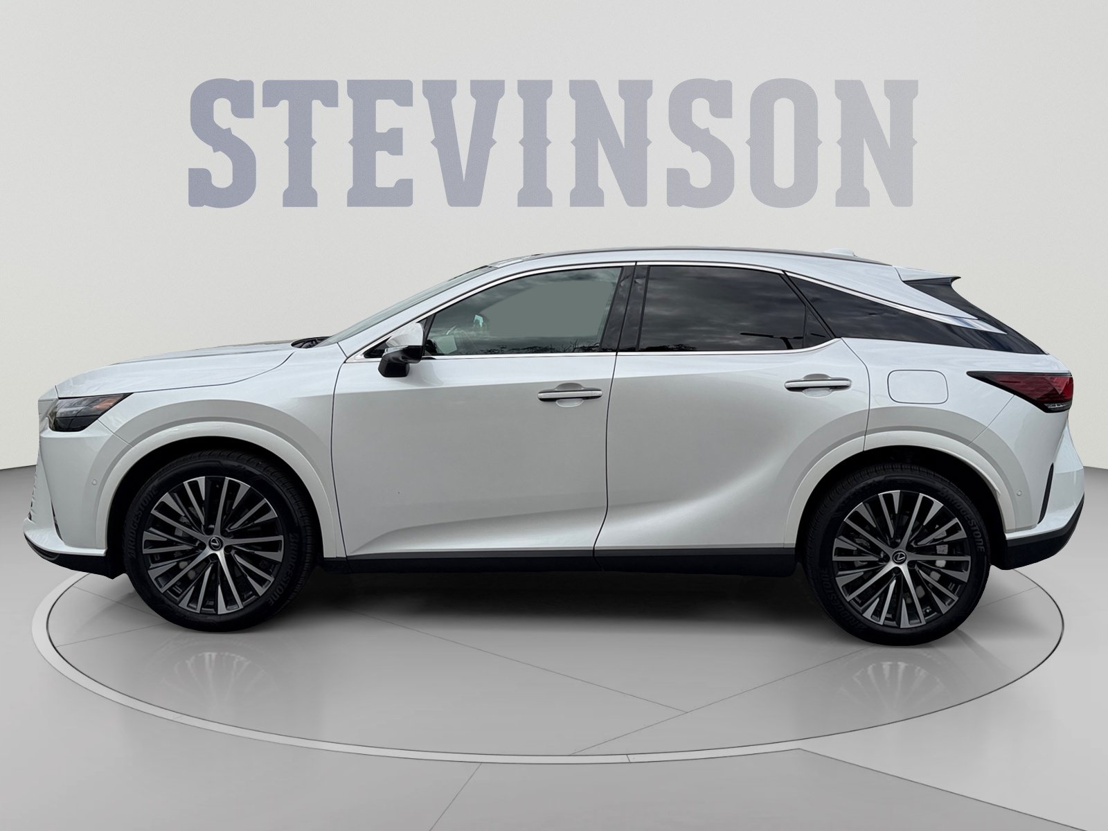 Used 2025 Lexus RX 350 w/ Convenience Package AWD/4WD image 2